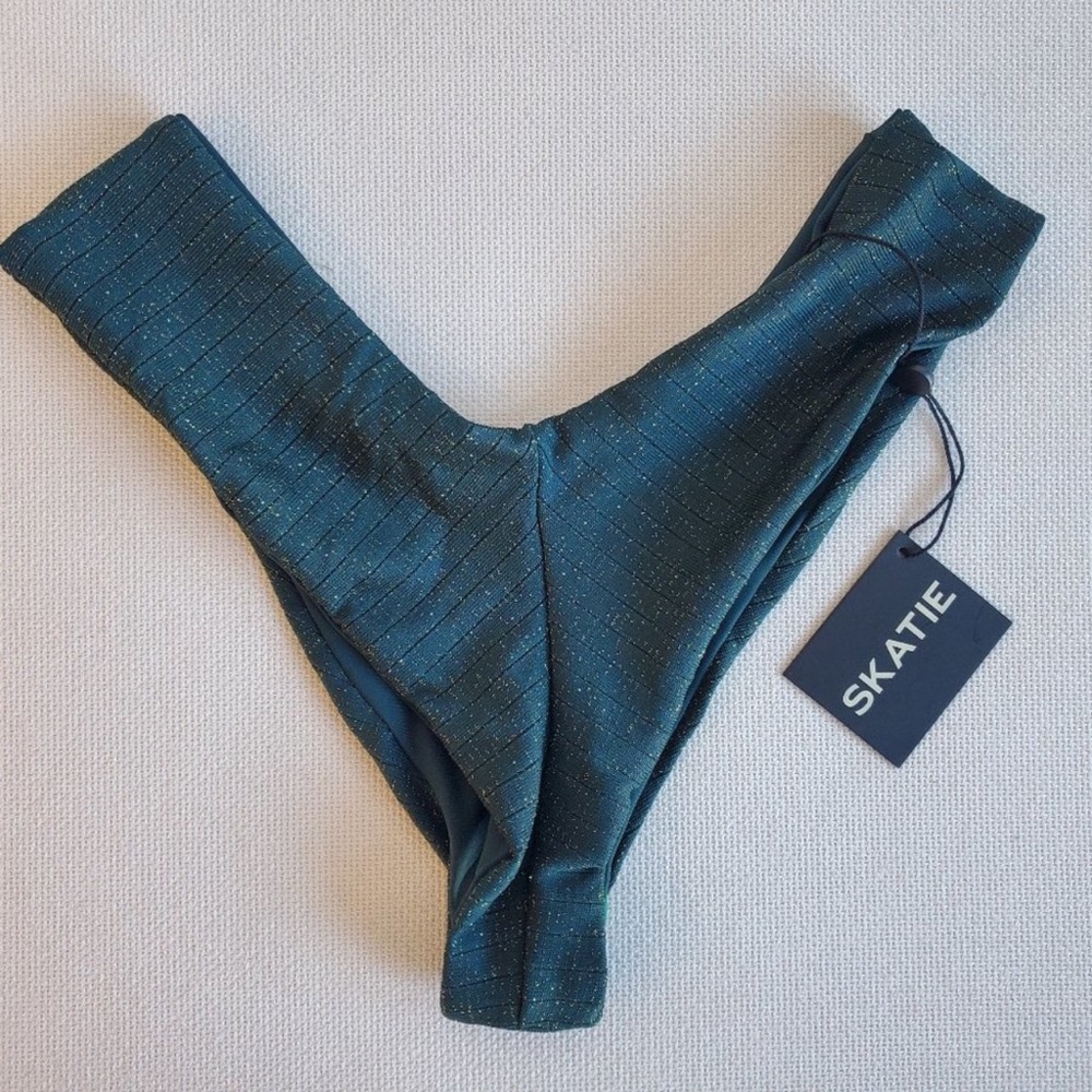 Skatie Mandi bottom size Large new with tags